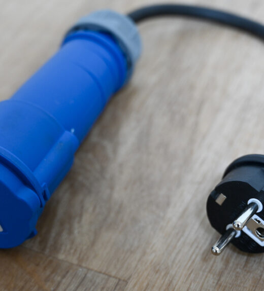 Adapterkabel mit Schuko Stecker auf CEE Kupplung